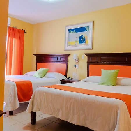 Hotel Las Hamacas ลาเซย์บา ภายนอก รูปภาพ
