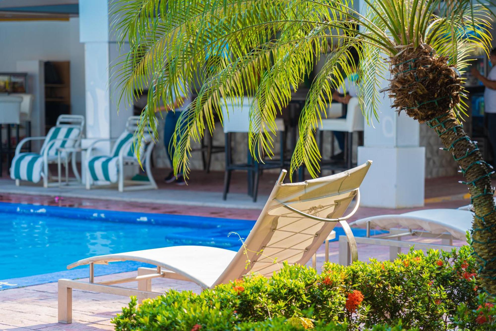 Hotel Las Hamacas ลาเซย์บา ภายนอก รูปภาพ